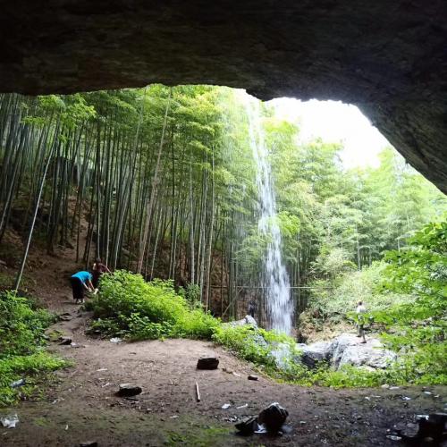 水滴穿石美景