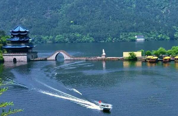 桐庐严子陵钓台风景