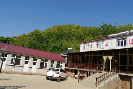 冰峪沟庆洋山庄全景