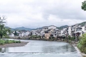 江南雨韵，柳溪江畔的诗意之旅