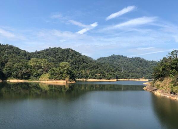 天湖湖景