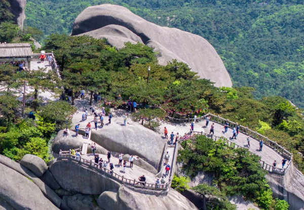 天柱山游客