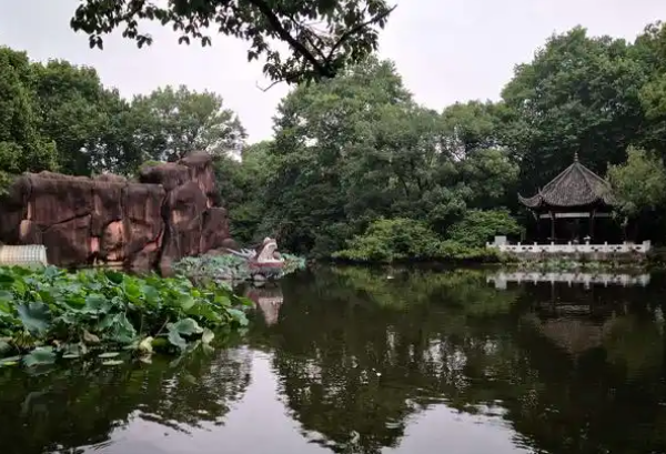 菱湖风景区