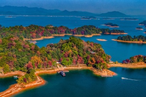 天上瑶池水，人间万绿湖